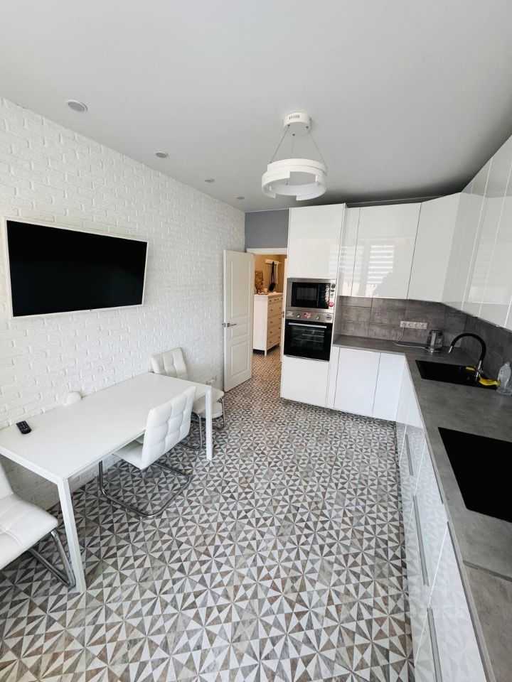 2-комнатная квартира, 67 м² — фотография 3