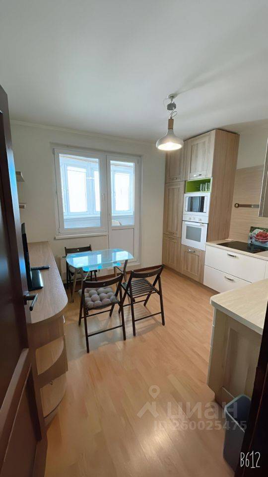 4-комнатная квартира, 102 м² — фотография 3