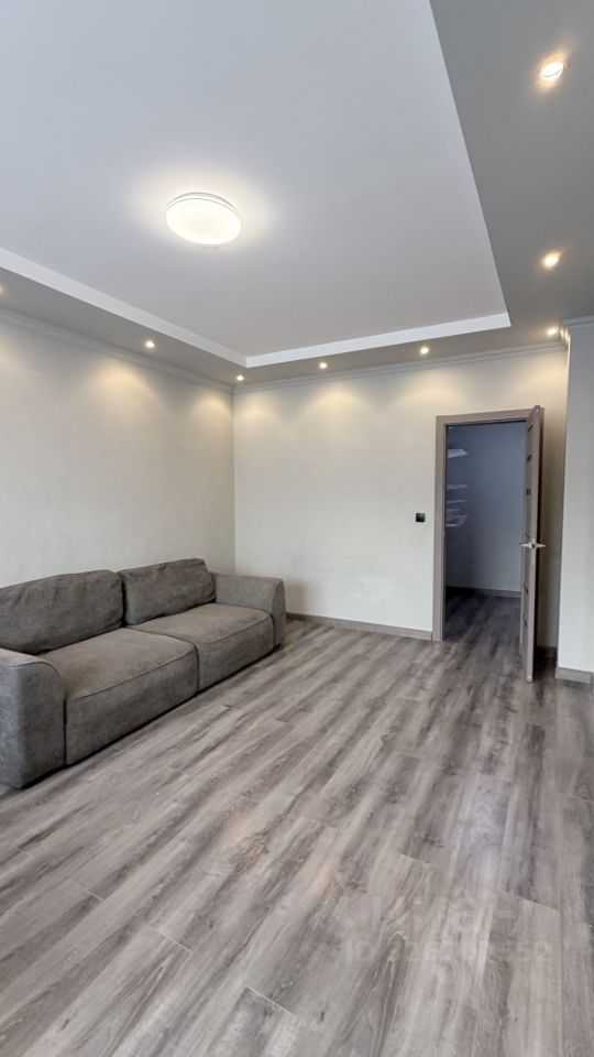2-комнатная квартира, 75,4 м² — фотография 2