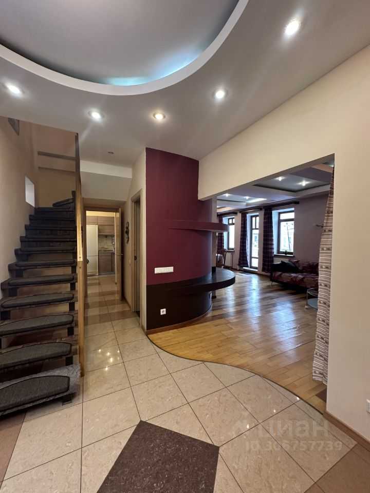 4-комнатная квартира, 130 м² — фотография 2