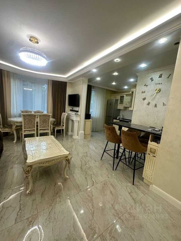 2-комнатная квартира, 72 м² — фотография 2