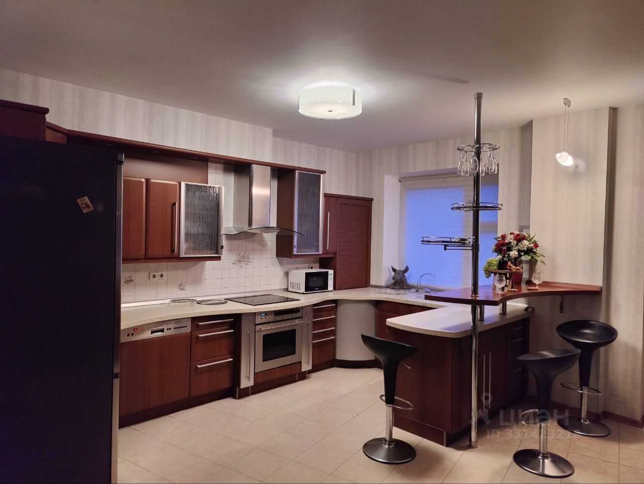 3-комнатная квартира, 140 м² — фотография 2