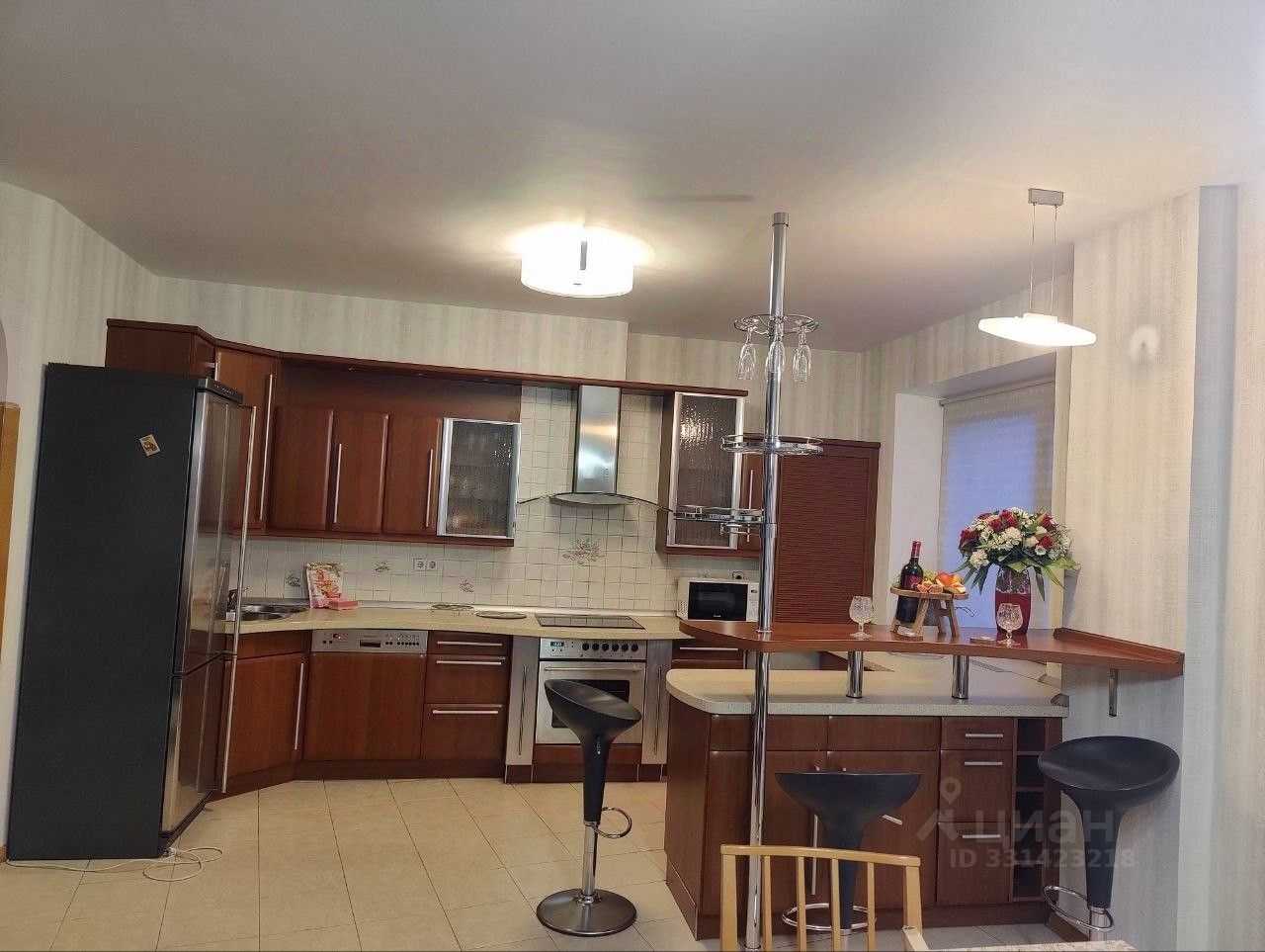 3-комнатная квартира, 140 м²