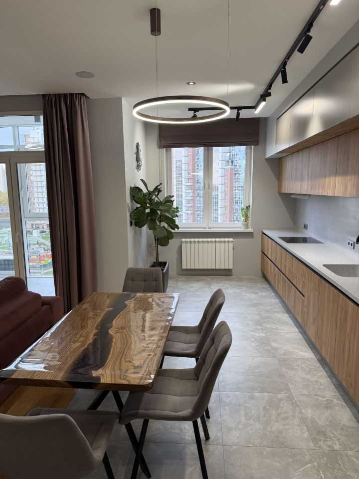 4-комнатная квартира, 138 м²