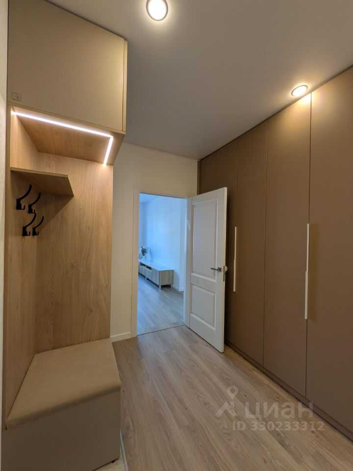 2-комнатная квартира, 67 м² — фотография 3