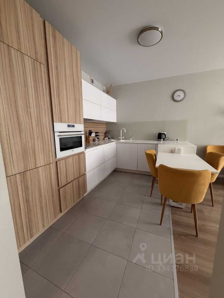 2-комнатная квартира, 69,8 м² — фотография 3