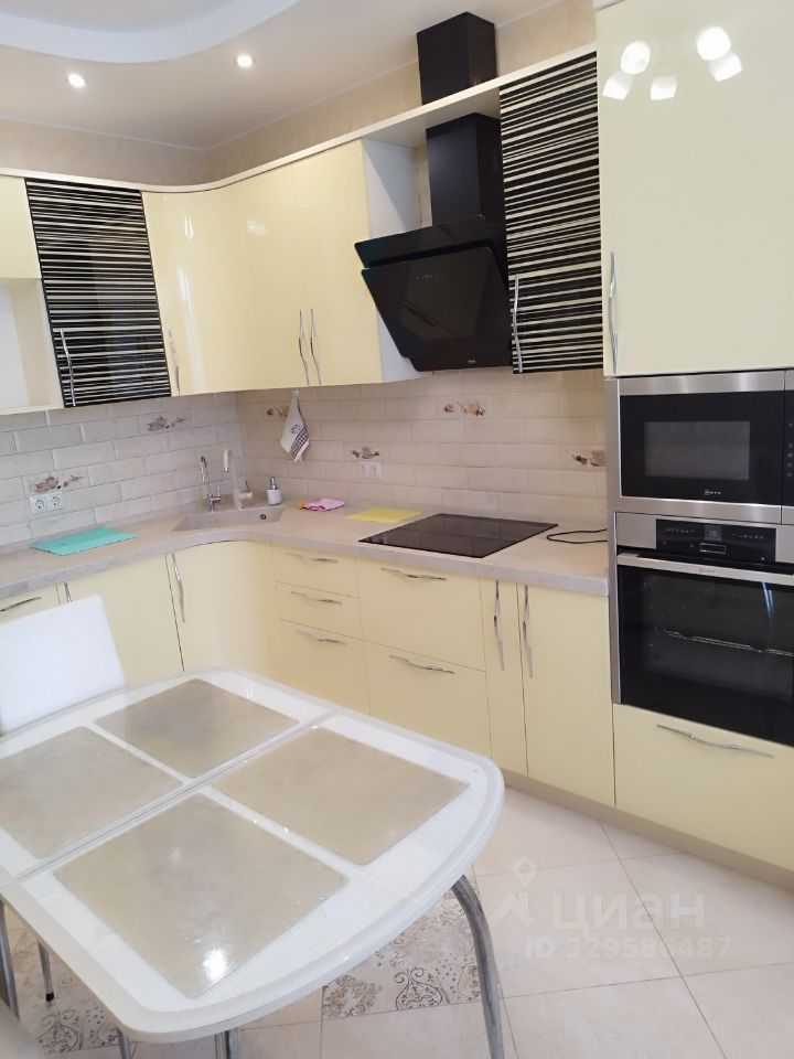 1-комнатная квартира, 46 м² — фотография 2