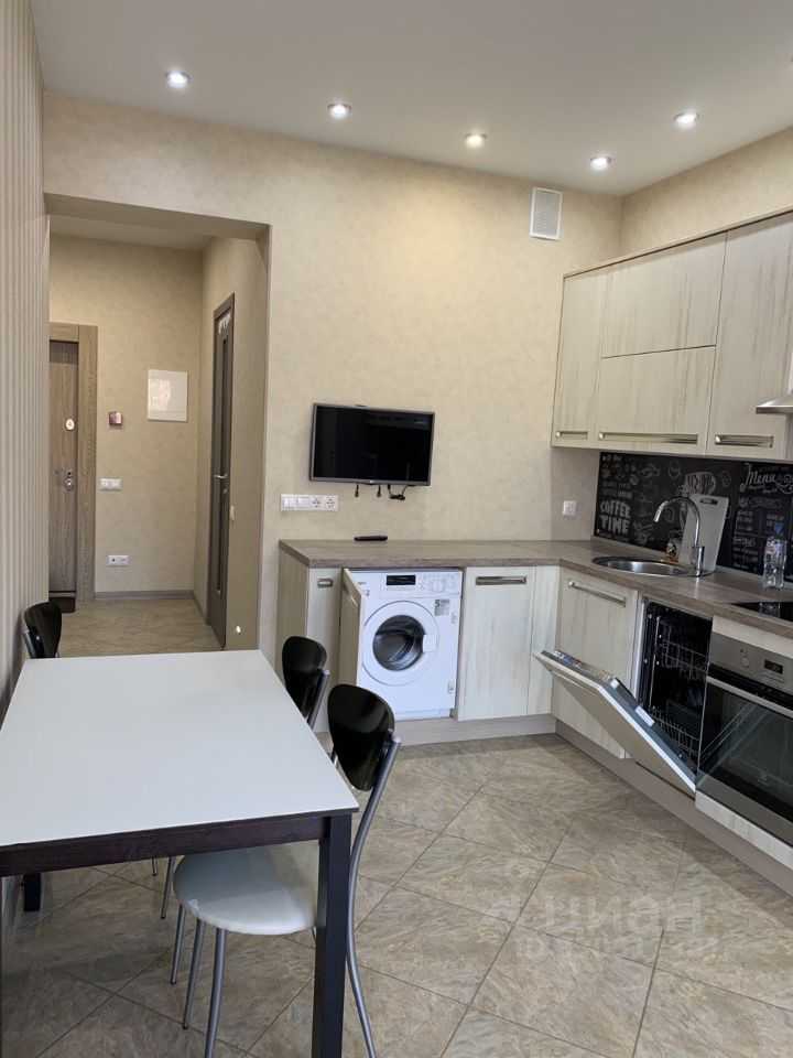 1-комнатная квартира, 50 м² — фотография 2