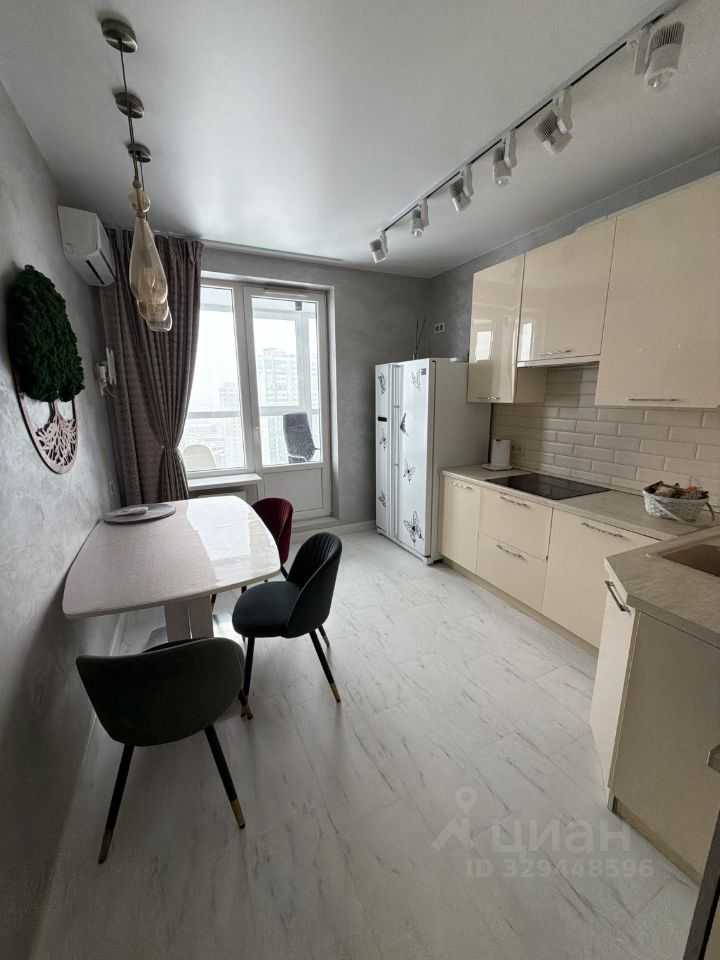 2-комнатная квартира, 66 м² — фотография 2