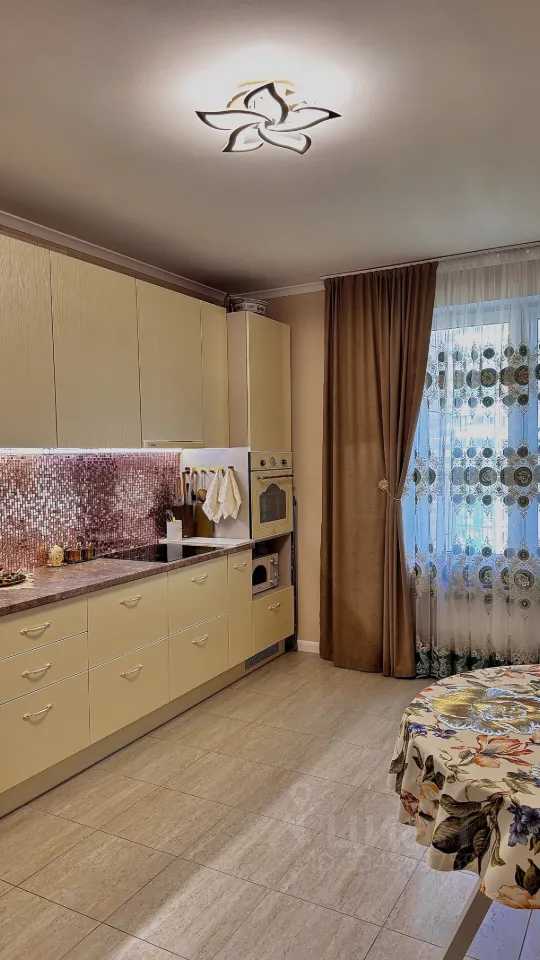 2-комнатная квартира, 65 м² — фотография 3