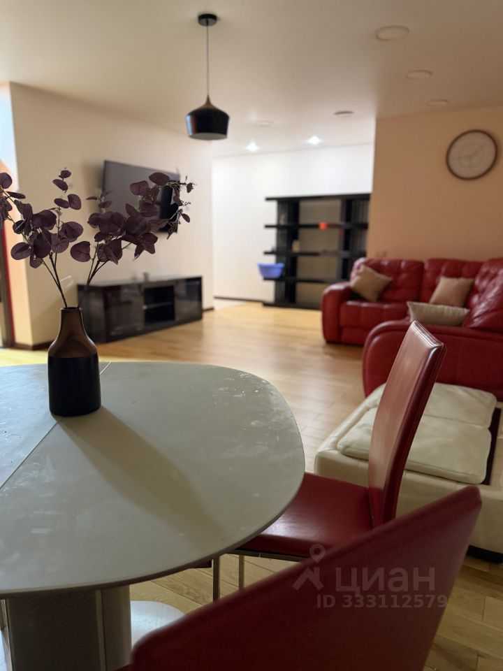 3-комнатная квартира, 111 м² — фотография 2