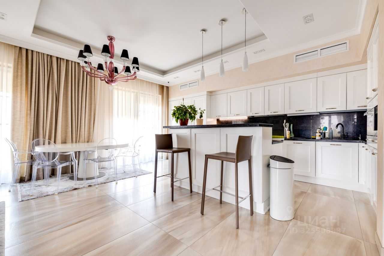 4-комнатная квартира, 250 м²
