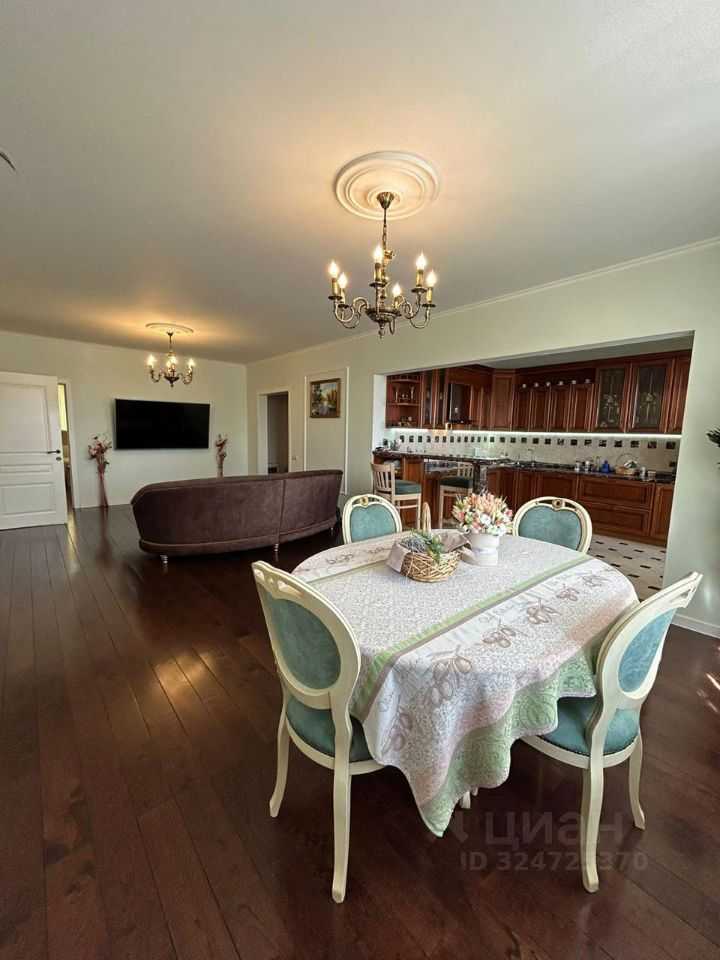 4-комнатная квартира, 110 м² — фотография 2