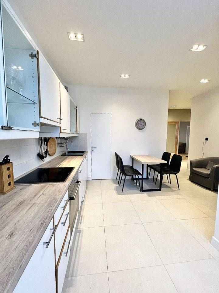 4-комнатная квартира, 112 м² — фотография 3