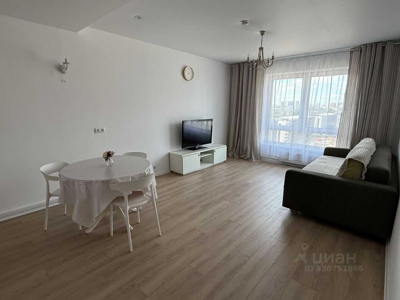 1-комнатная квартира, 42 м² — фотография 2
