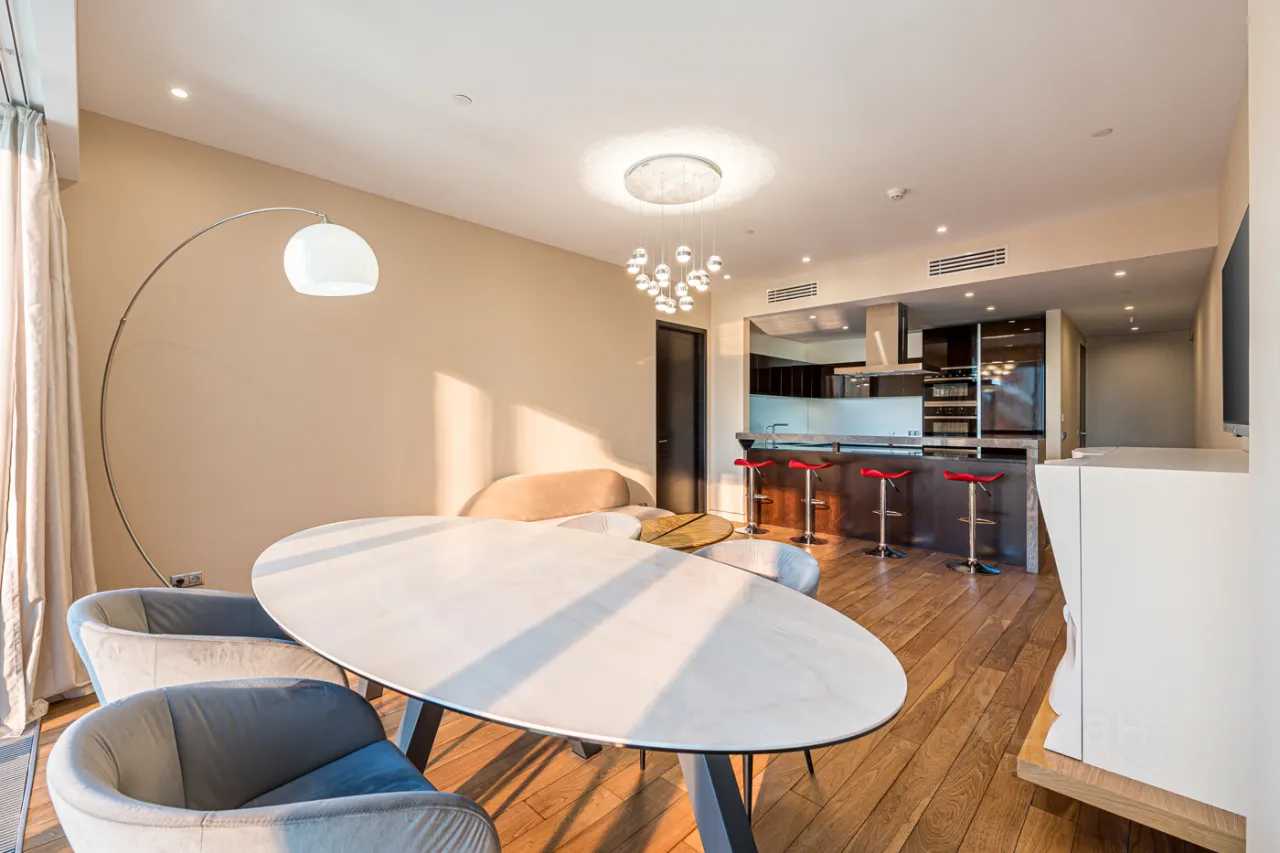 2-комнатная квартира, 102,7 м² — фотография 3