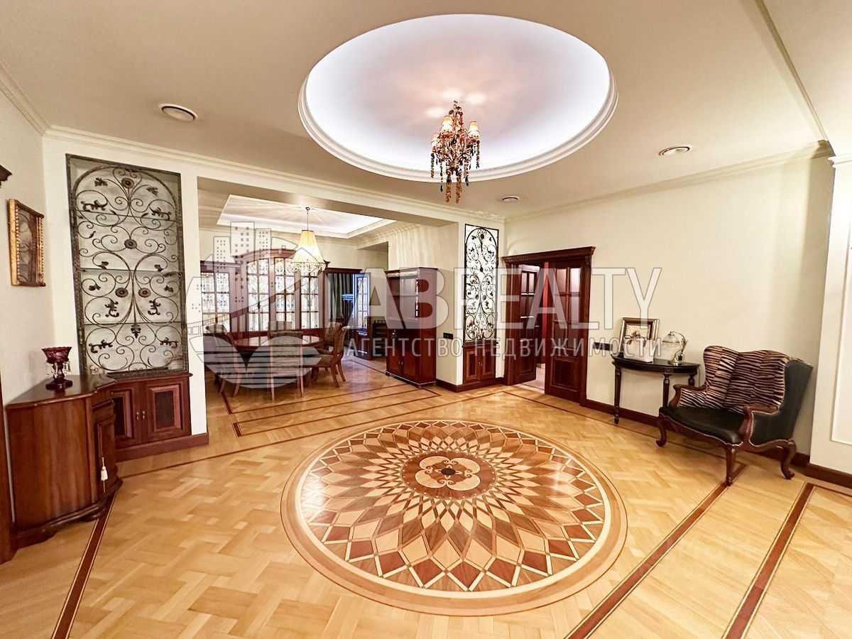 4-комнатная квартира, 241 м² — фотография 3