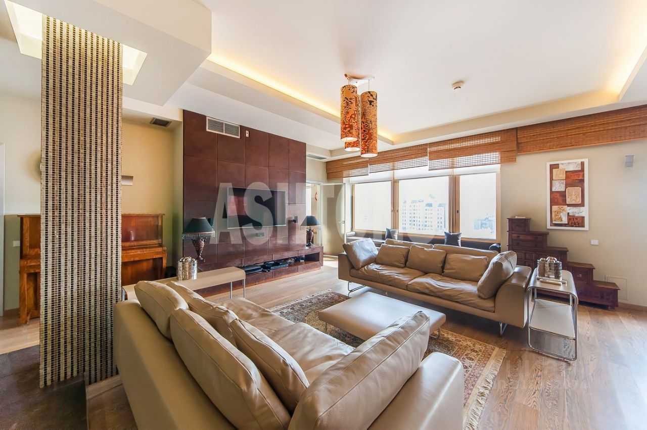 4-комнатная квартира, 180 м²