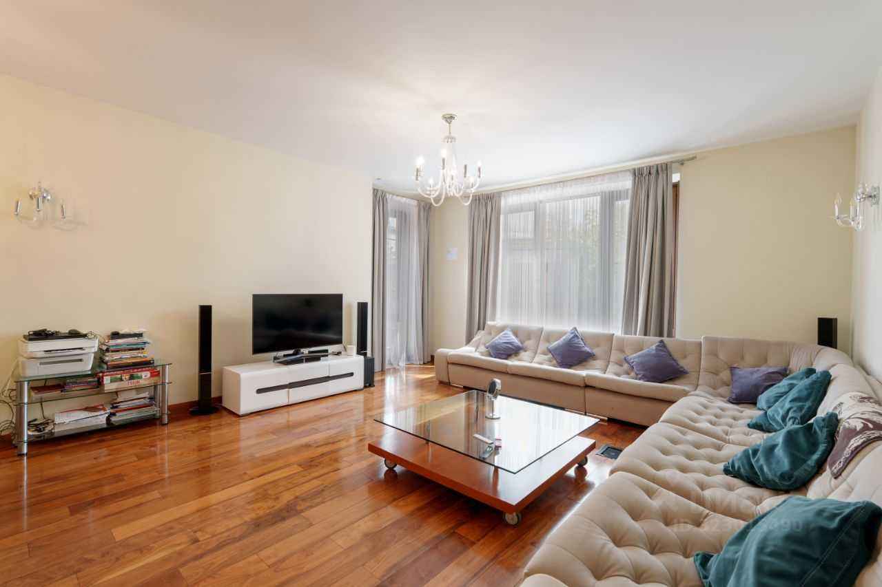 4-комнатная квартира, 232,5 м² — фотография 2