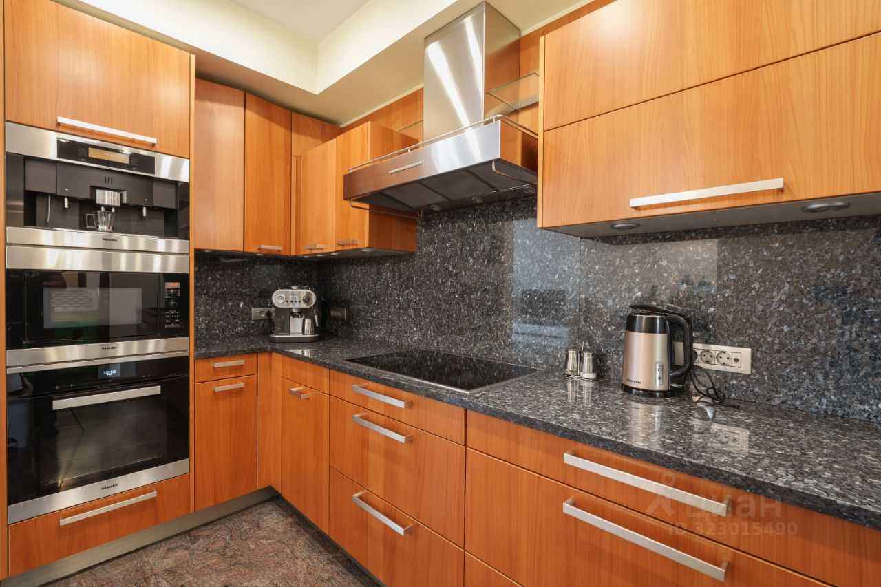 4-комнатная квартира, 232,5 м² — фотография 3