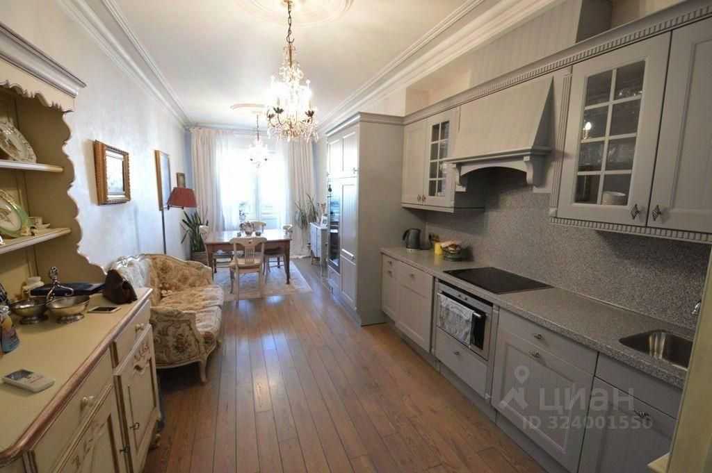 4-комнатная квартира, 215 м² — фотография 3