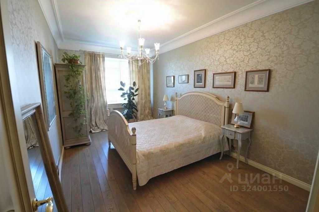 4-комнатная квартира, 215 м²