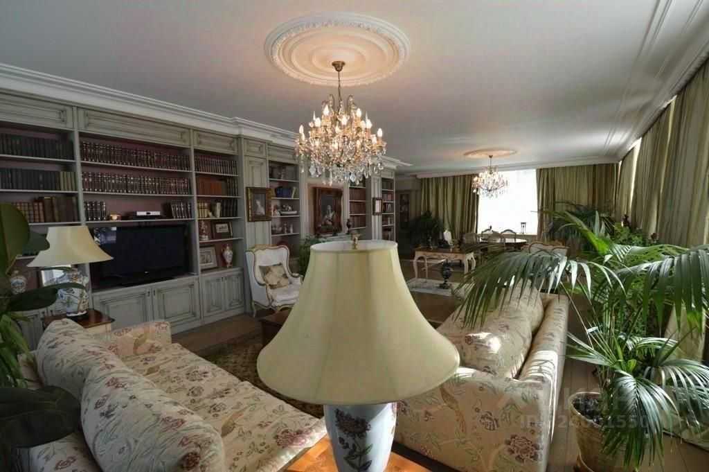 4-комнатная квартира, 215 м² — фотография 2