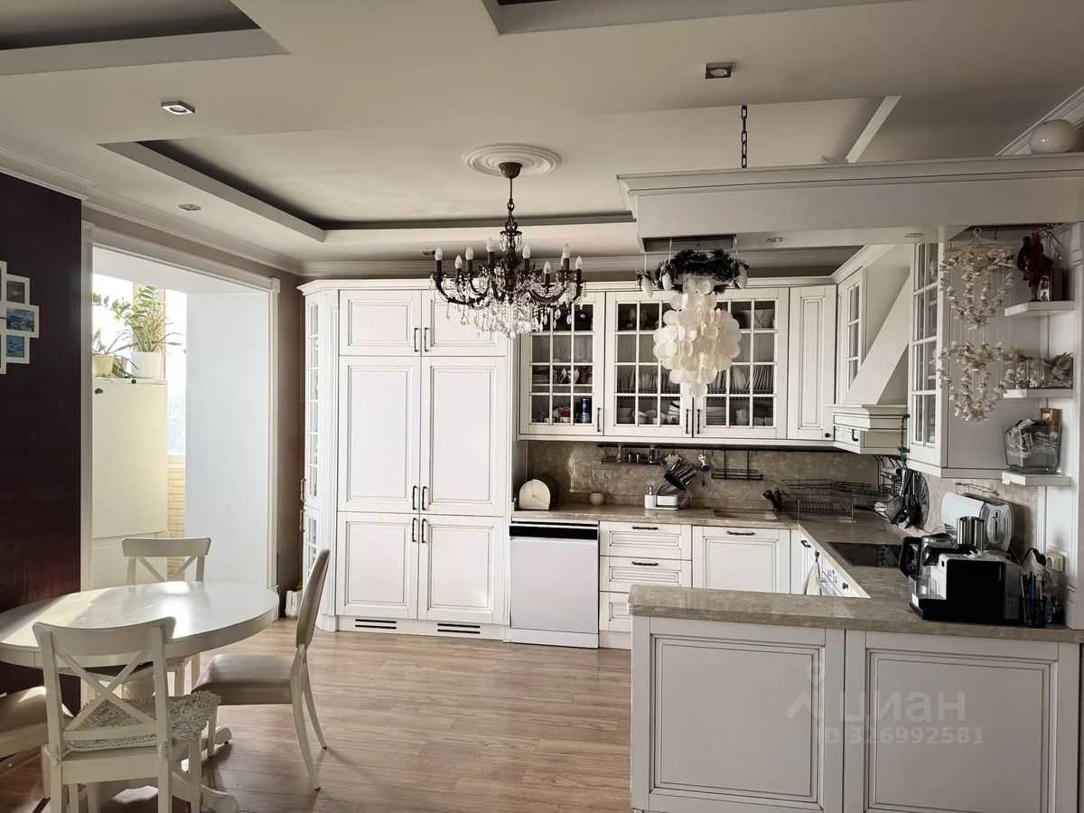 4-комнатная квартира, 150 м²