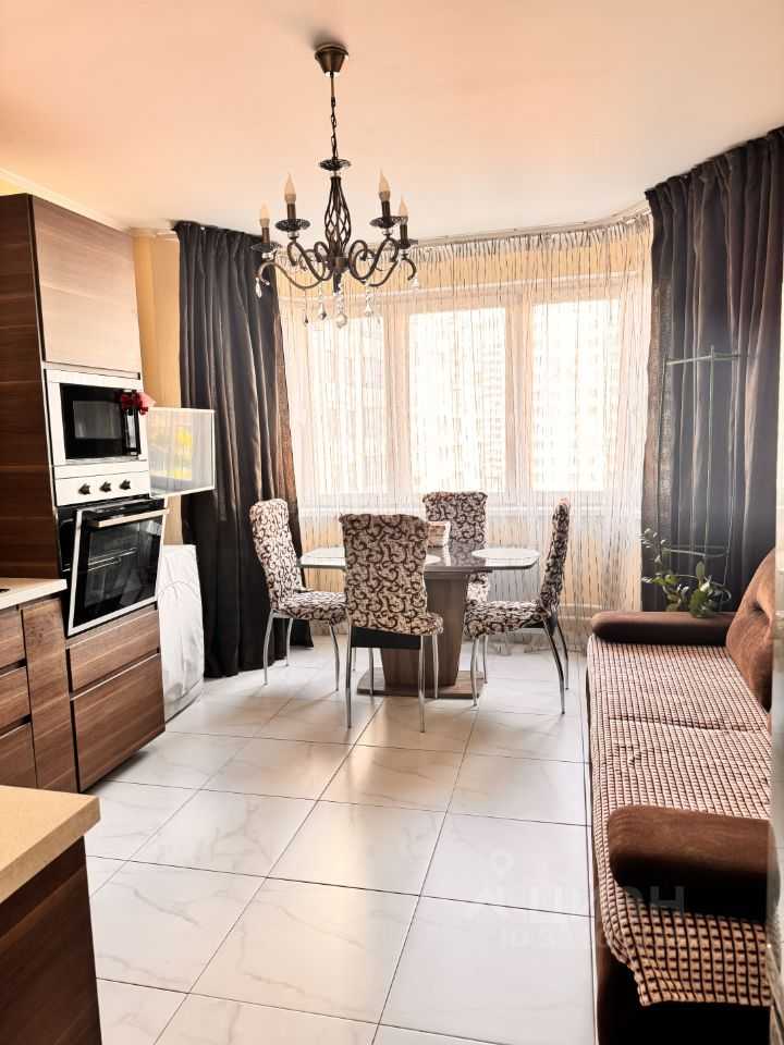 2-комнатная квартира, 68 м² — фотография 3