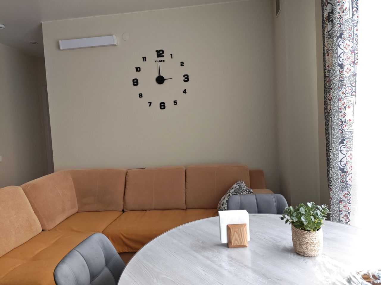 2-комнатная квартира, 55 м² — фотография 2