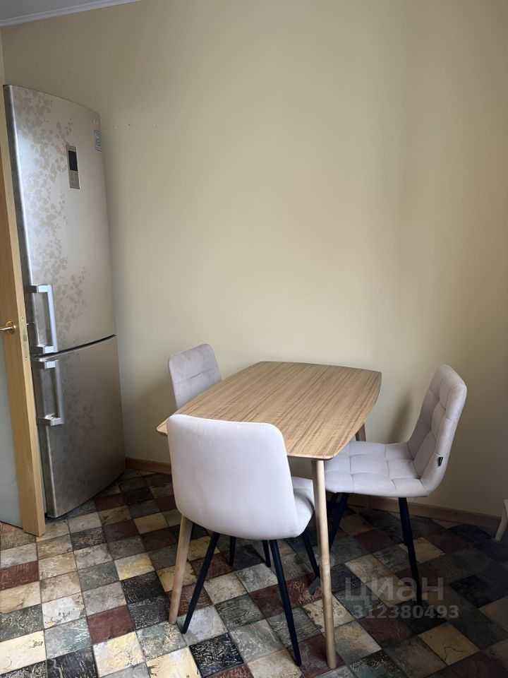 1-комнатная квартира, 37,6 м² — фотография 2