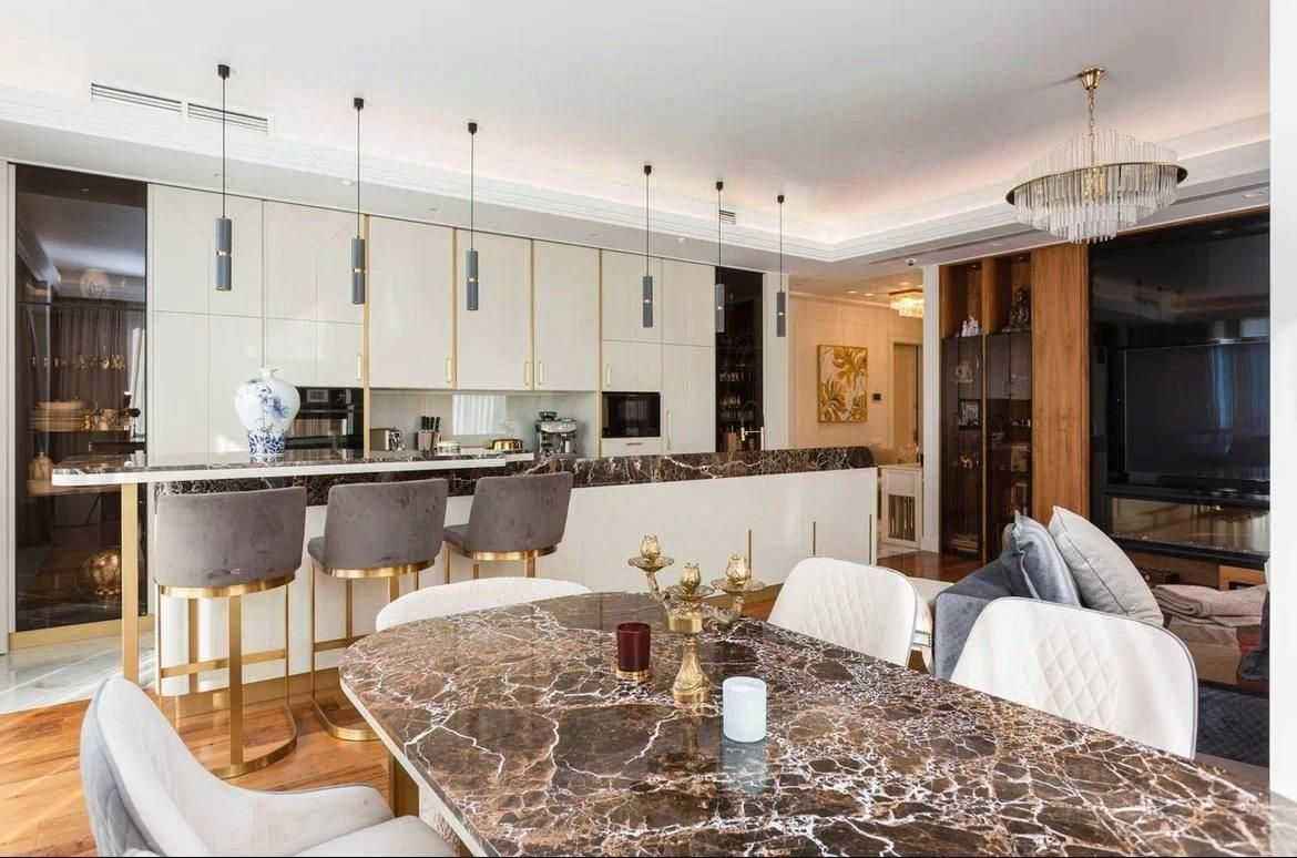 4-комнатная квартира, 180 м² — фотография 3