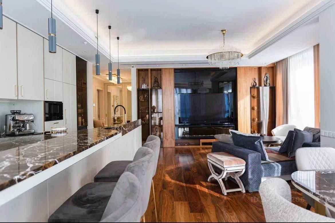 4-комнатная квартира, 180 м² — фотография 2