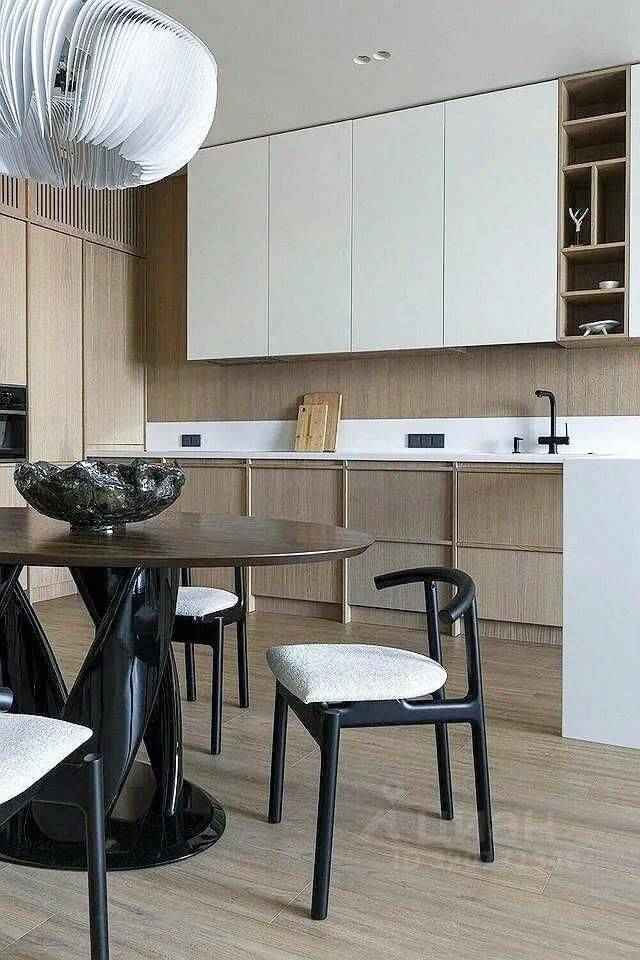 4-комнатная квартира, 136 м² — фотография 3