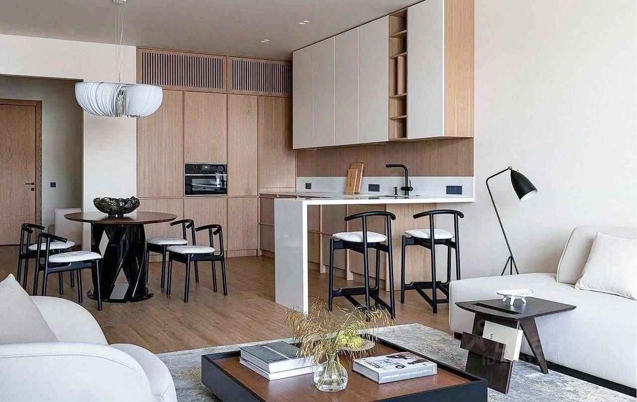4-комнатная квартира, 136 м² — фотография 2