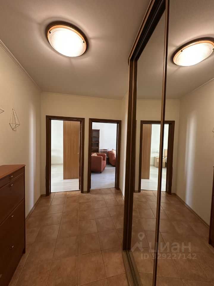 2-комнатная квартира, 68 м² — фотография 2