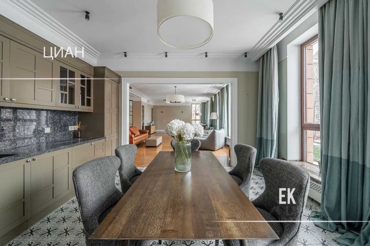 4-комнатная квартира, 180 м² — фотография 2