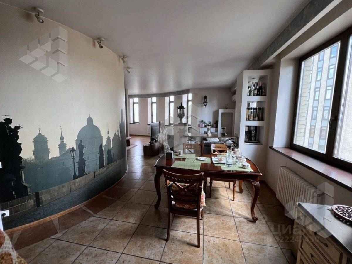 4-комнатная квартира, 140 м² — фотография 2