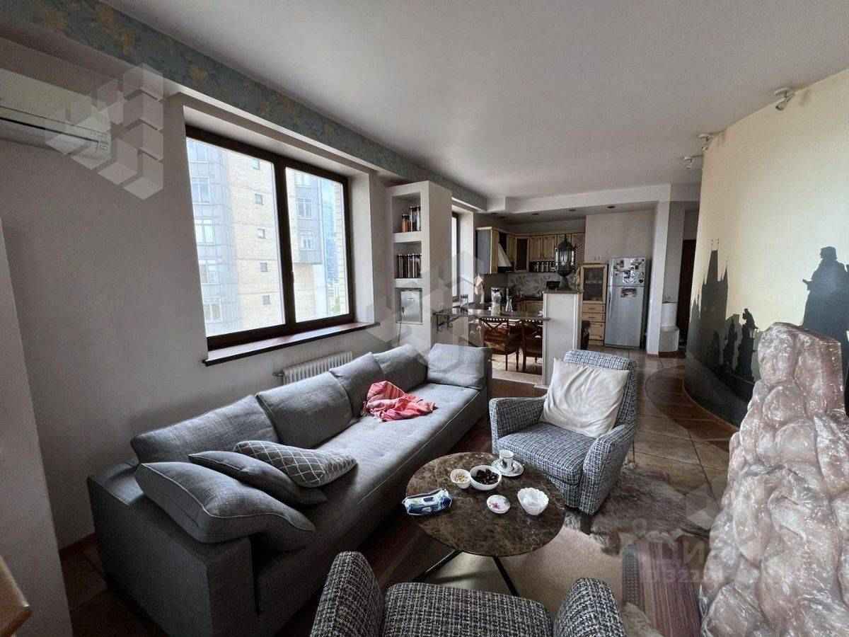 4-комнатная квартира, 140 м²