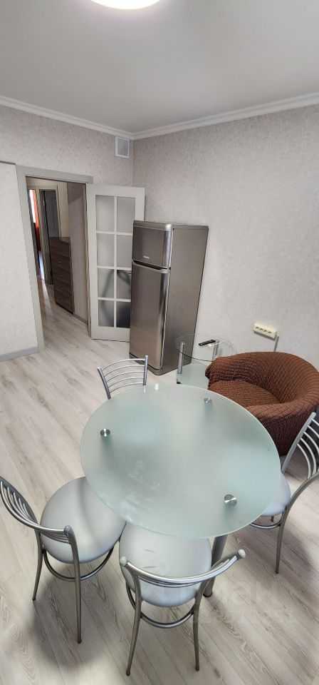 2-комнатная квартира, 63 м² — фотография 3