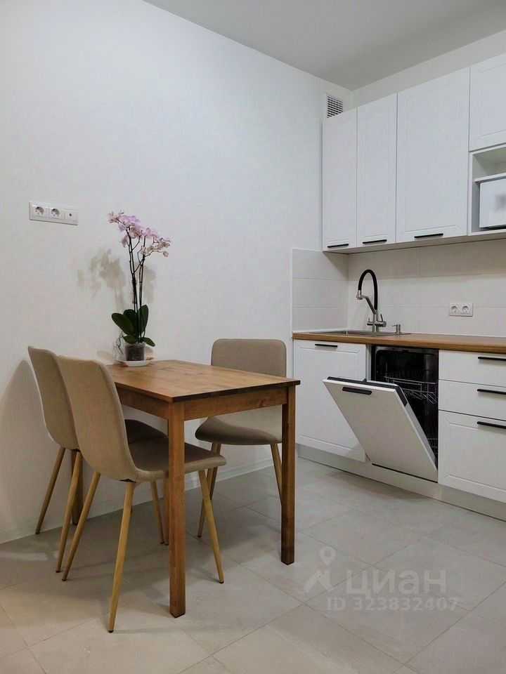 1-комнатная квартира, 42 м² — фотография 2