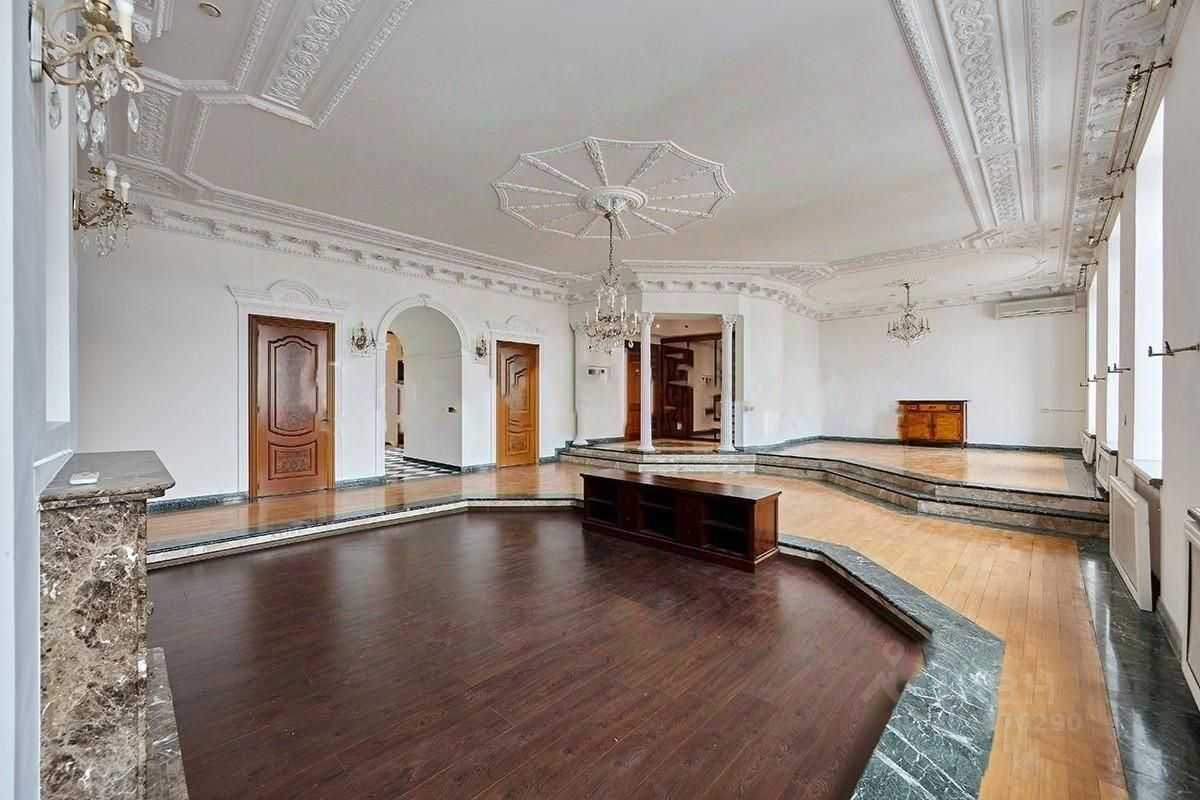4-комнатная квартира, 182,5 м² — фотография 2