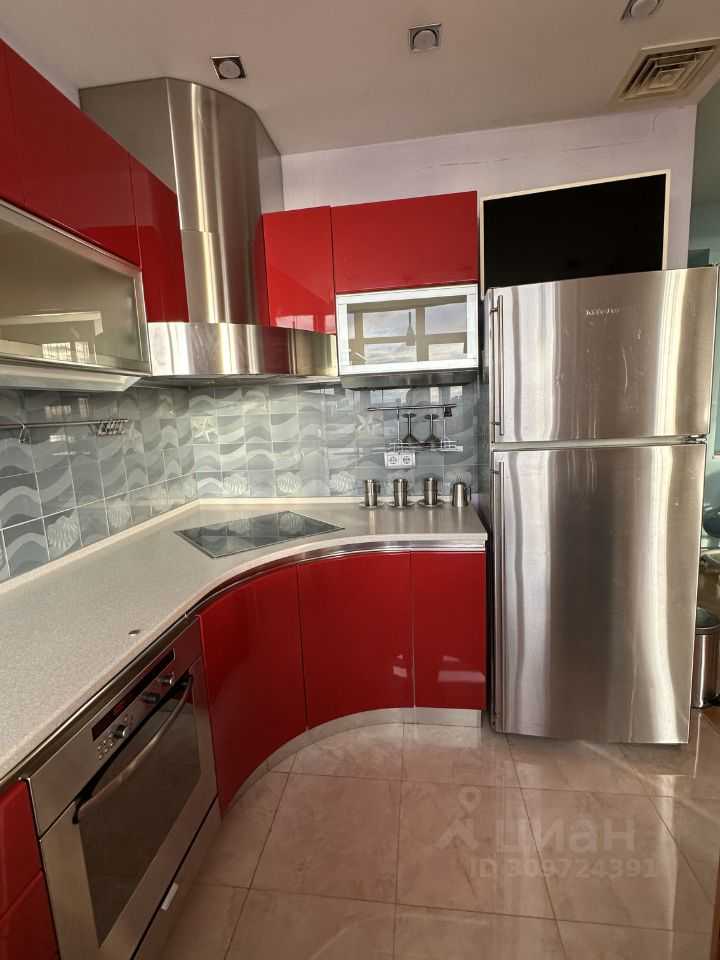 2-комнатная квартира, 131 м² — фотография 2
