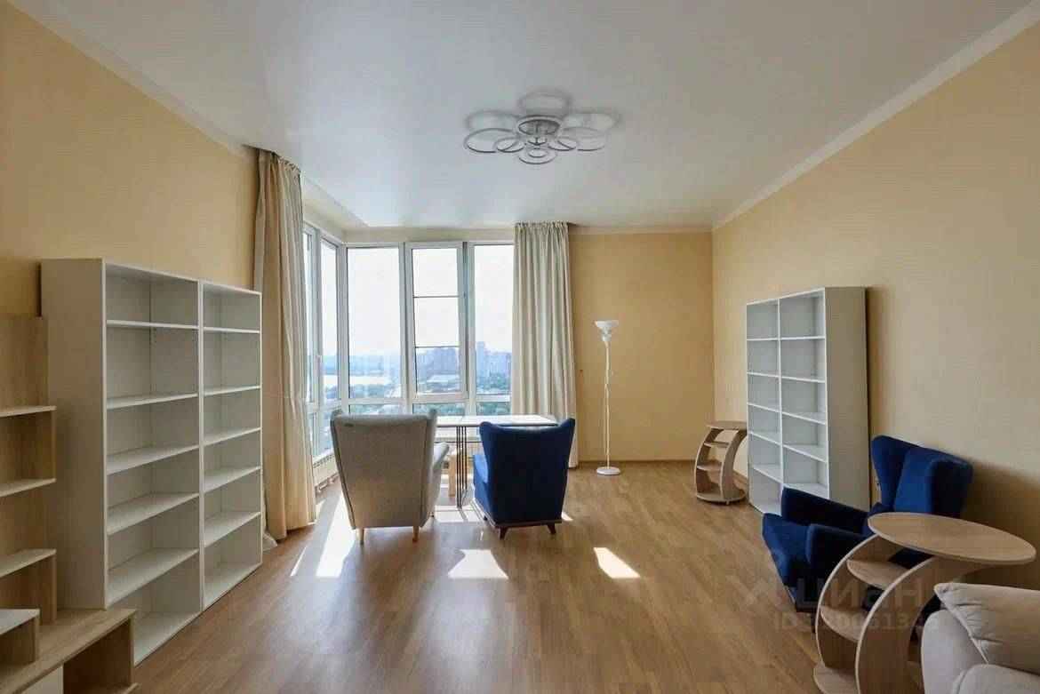 4-комнатная квартира, 150 м²