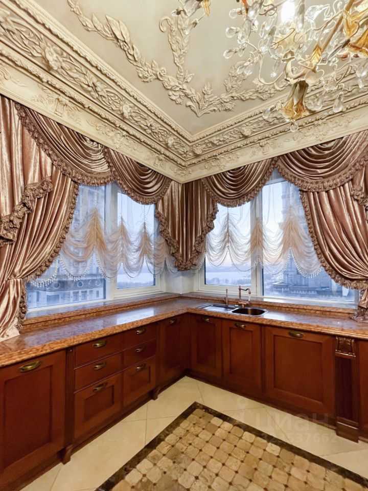 3-комнатная квартира, 275 м²