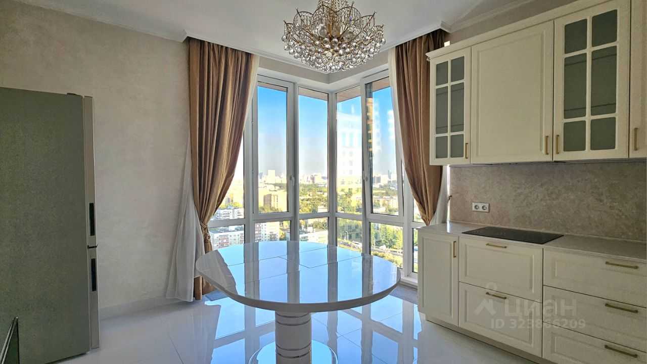 4-комнатная квартира, 145 м²