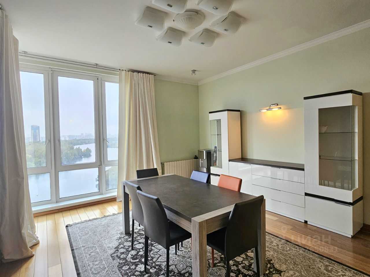 4-комнатная квартира, 190 м² — фотография 2