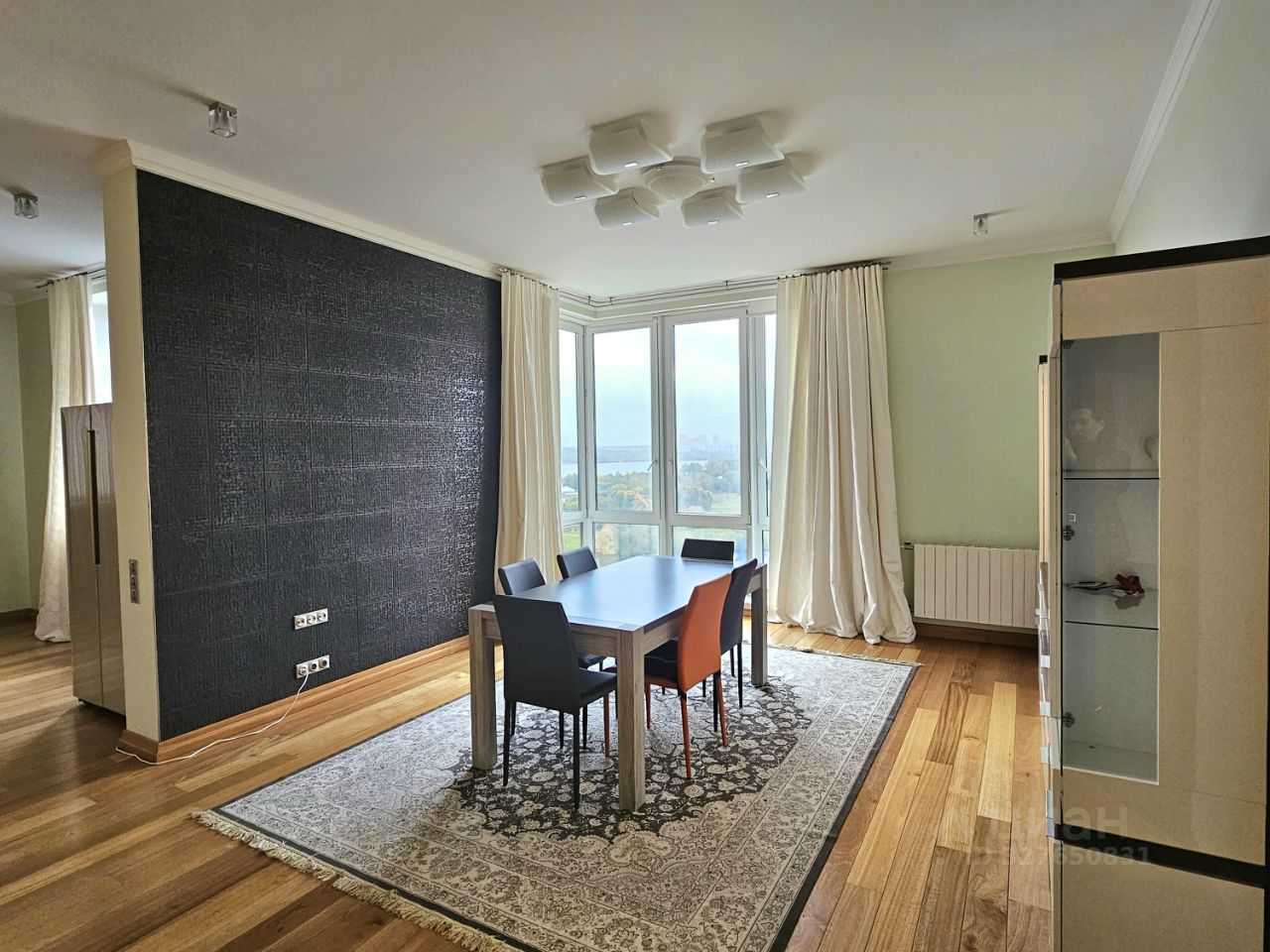 4-комнатная квартира, 190 м²
