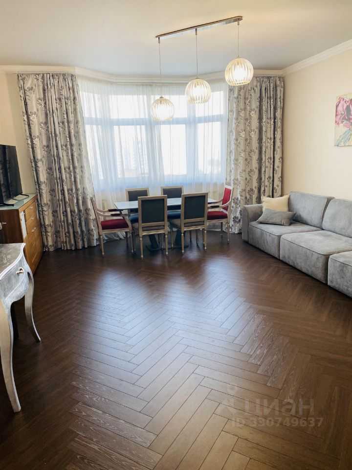 4-комнатная квартира, 130 м²