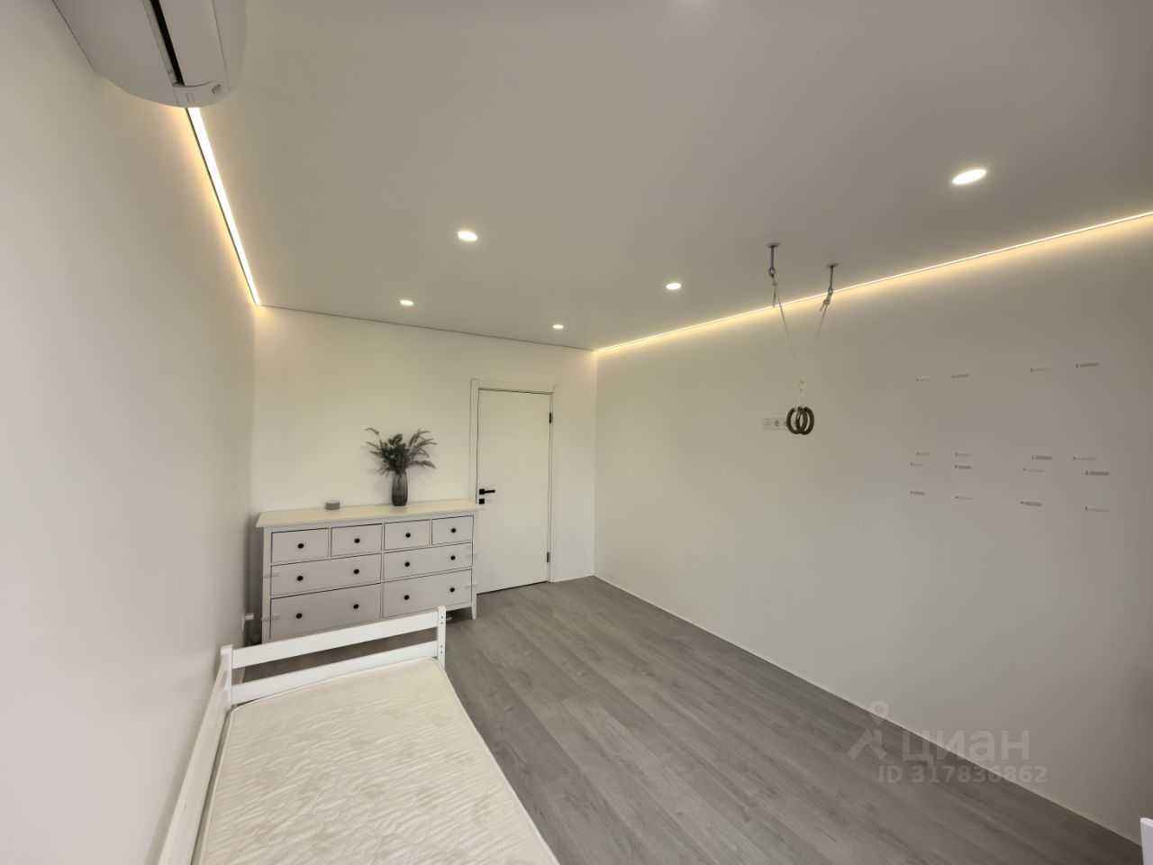 2-комнатная квартира, 56 м² — фотография 3